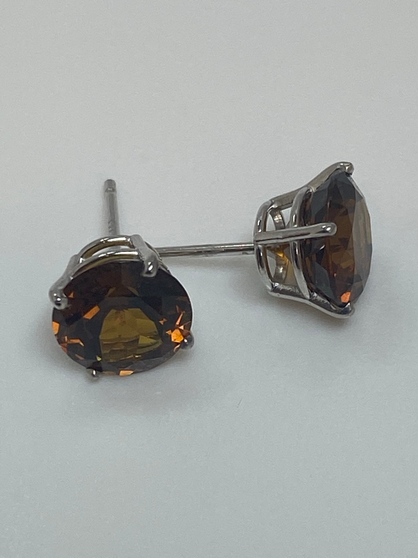 14K Mali Garnet Earrings