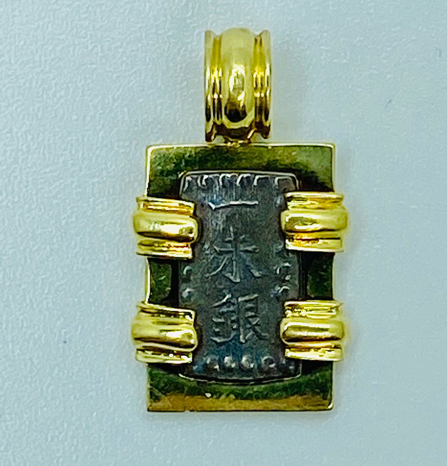 ISSITU Gin Silver Japanese Coin Pendant