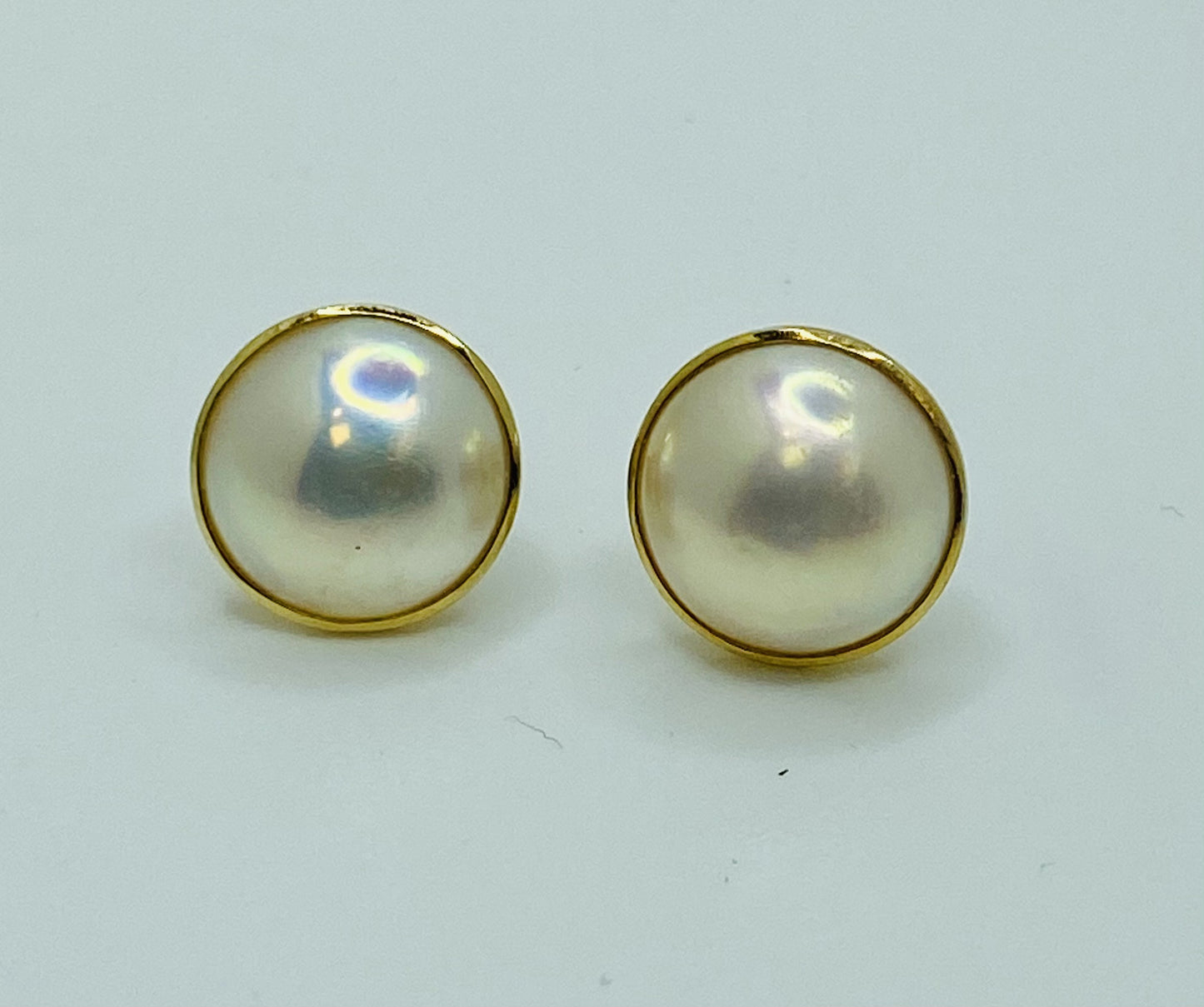 VINTAGE 14K Mabe Pearl Earrings