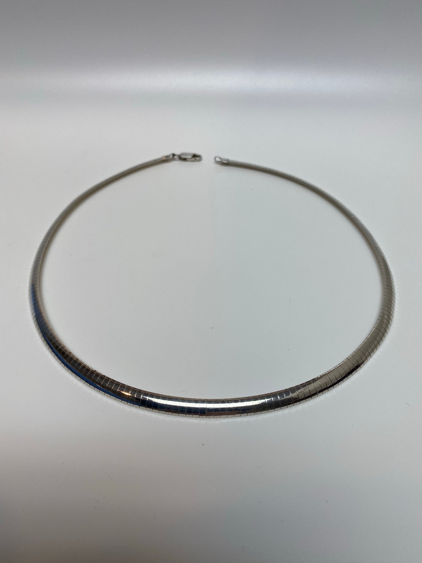18" Reversible Omega Neck Wire